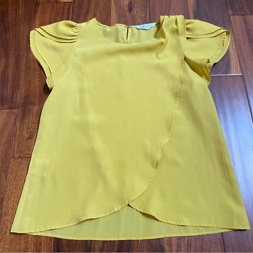 BCBGeneration Women's Mustard Yellow Tulip Overlay Front Flutter Sleeves XSmall